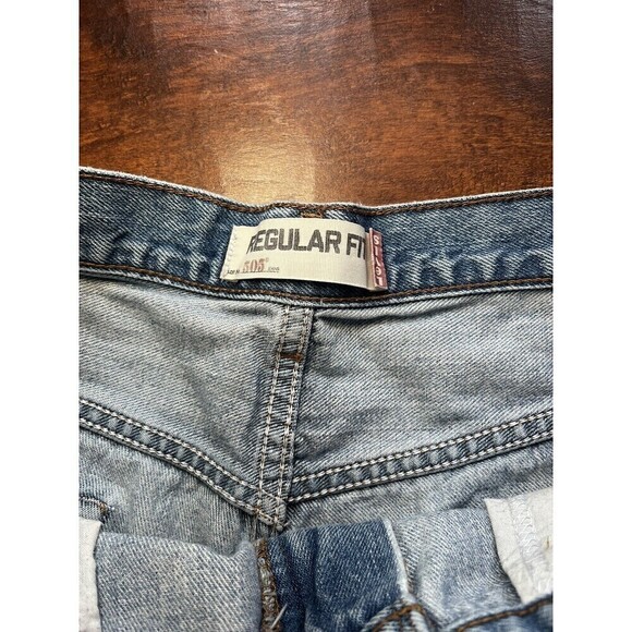 Levi 505 Women’s Raw Cut Off Distressed Light wash Jean short Sz 36 - Picture 2 of 8
